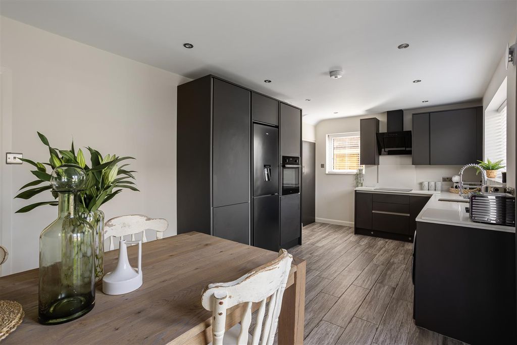 Property photo 3 of 16 Kitchen Dining