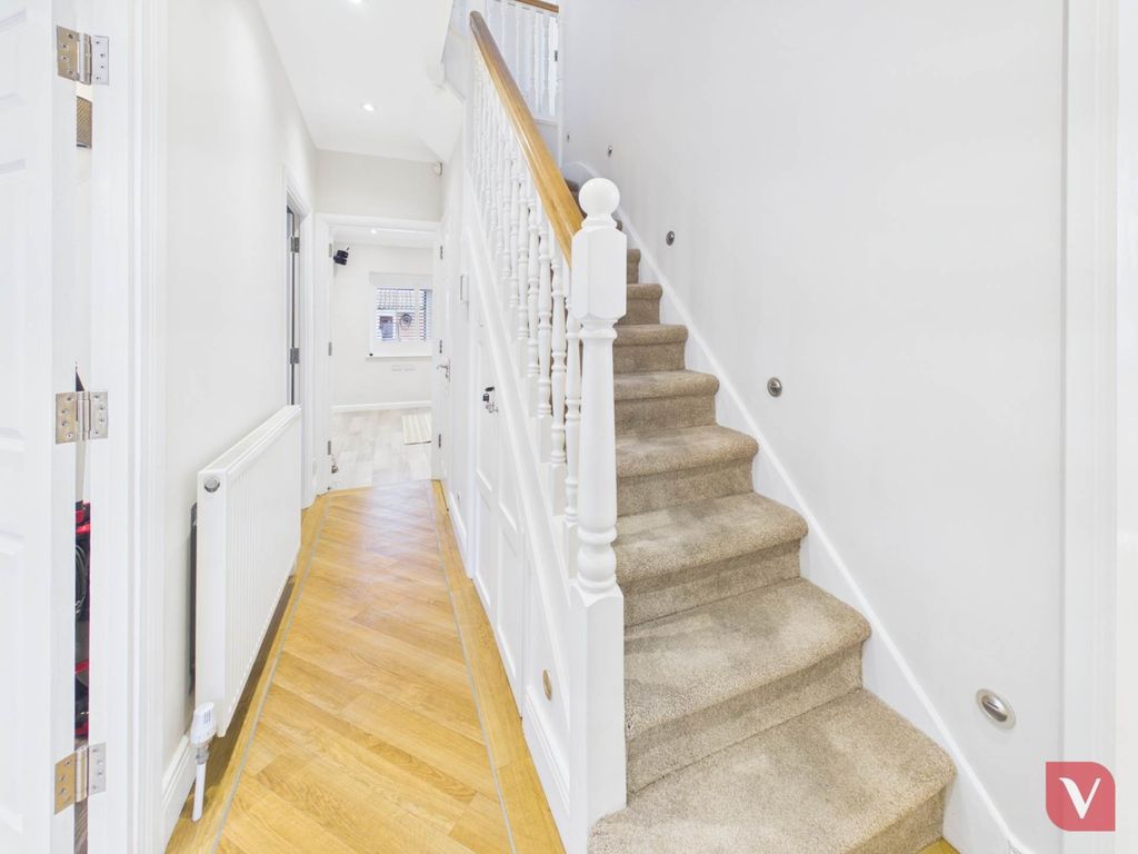Property photo 3 of 31