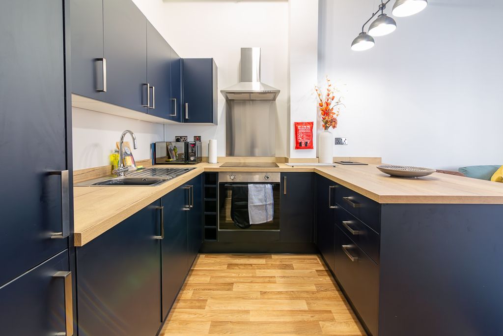 Property photo 1 of 23 Kitchen
