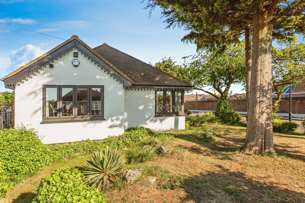 Property photo 1 of 19 Exterior