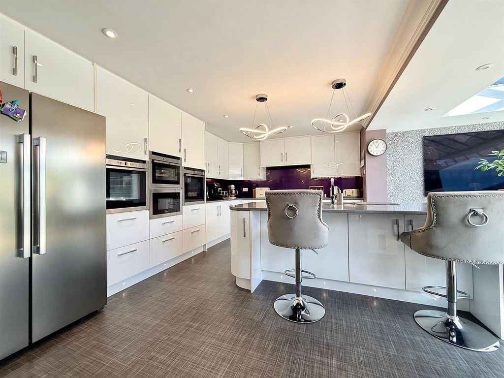 Property photo 2 of 34 Kitchen Area