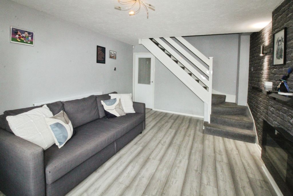 Property photo 2 of 15 F0Bf370A-Img_0215