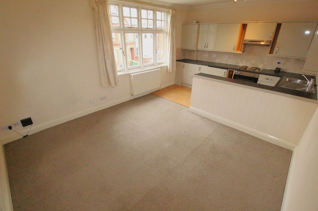 Property photo 3 of 7 Lounge