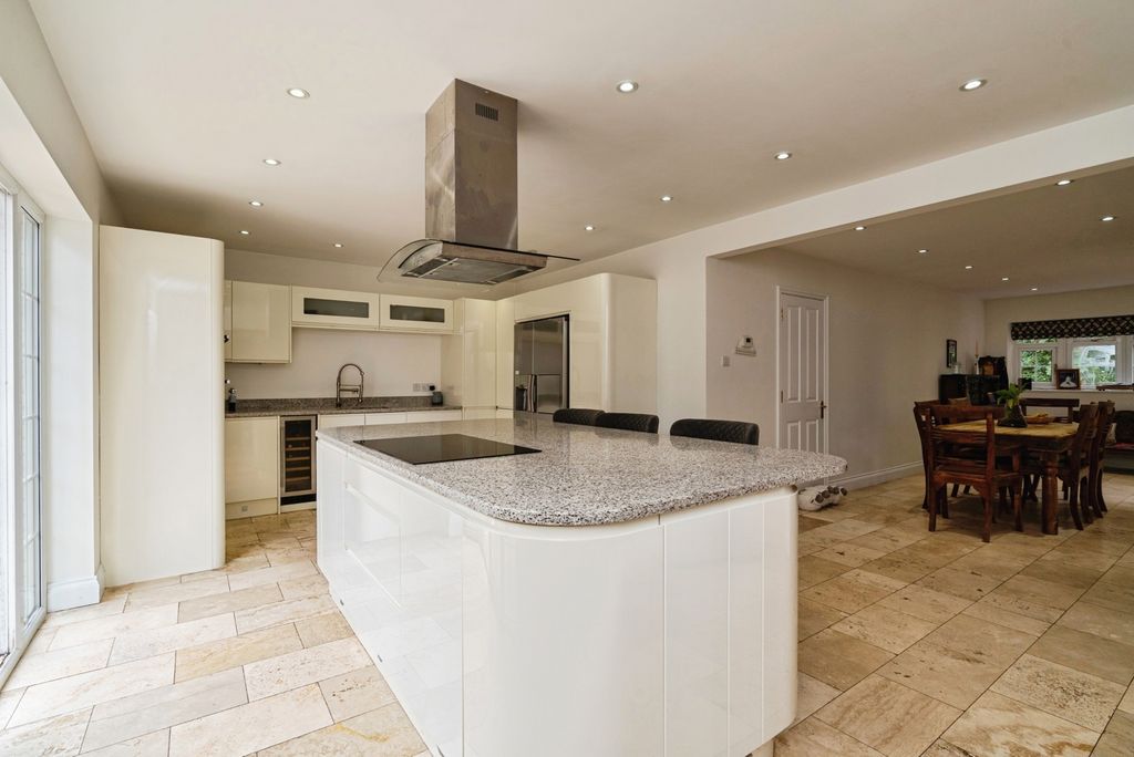 Property photo 2 of 24 Pbox-Img.Jpg