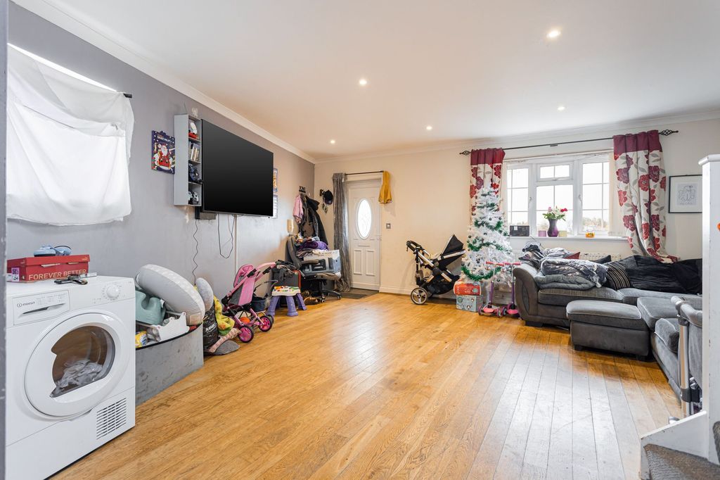 Property photo 3 of 21