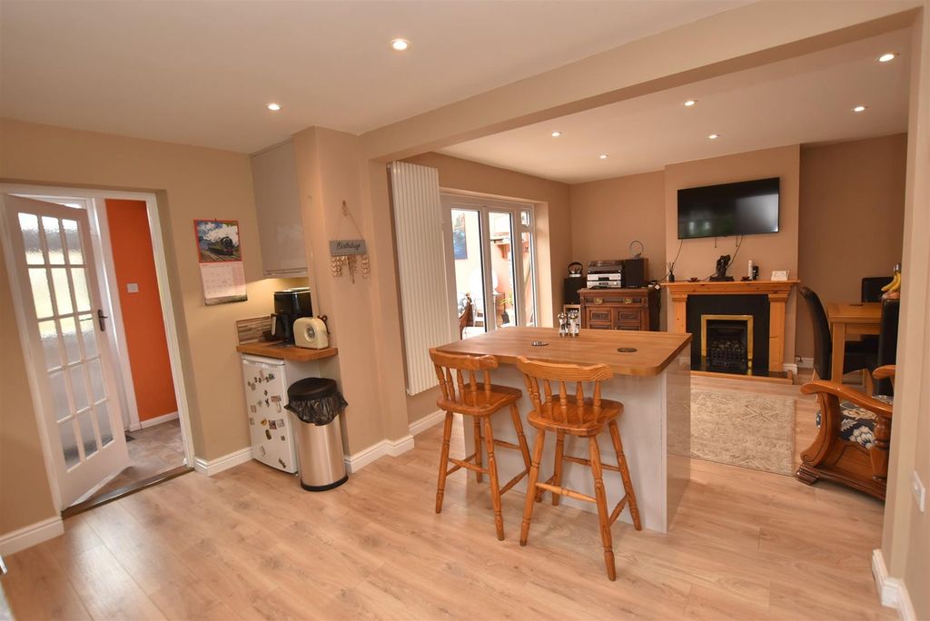 Property photo 2 of 24 Kitchen/Dining Room