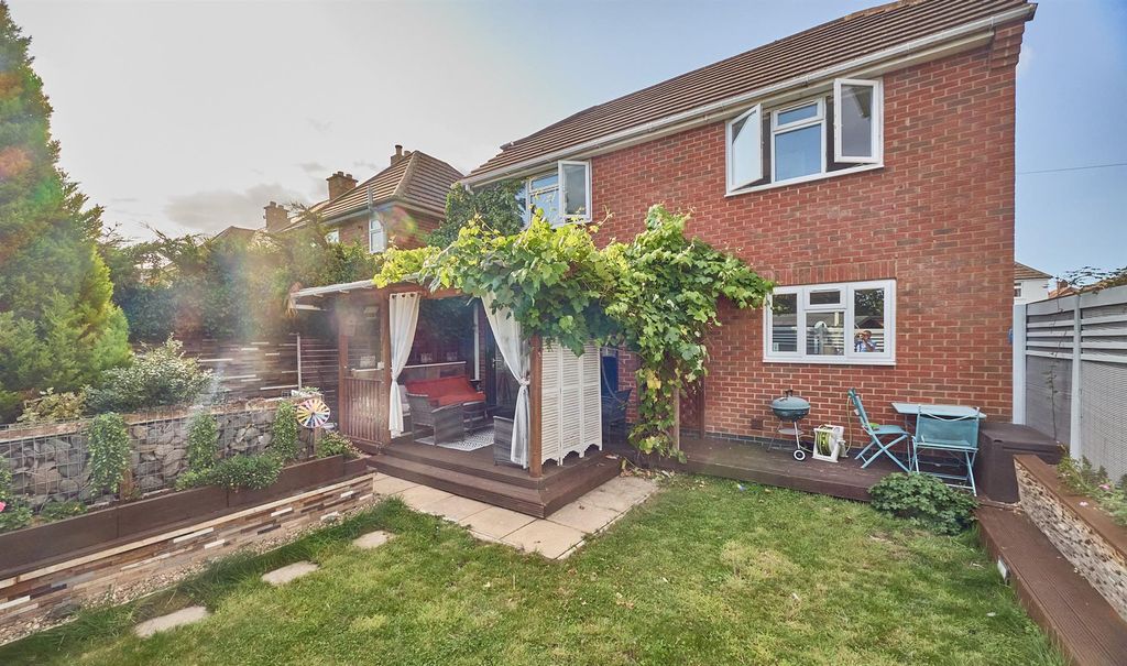Property photo 2 of 18 3A Tudor Road Hk 14.Jpg