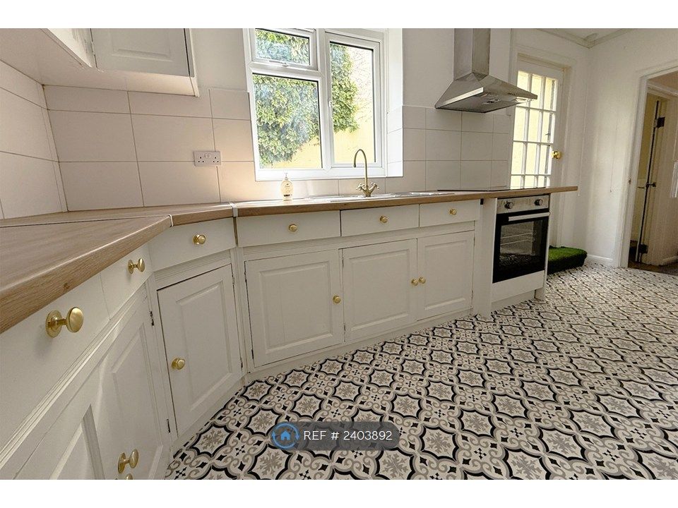 Property photo 2 of 16 Kitchen