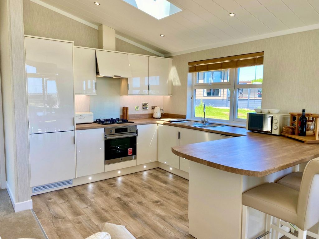 Property photo 3 of 15 Picture No. 15