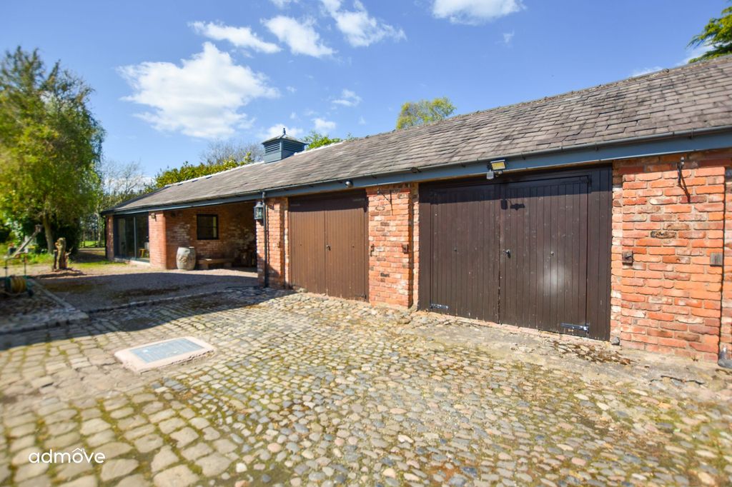 Property photo 2 of 37