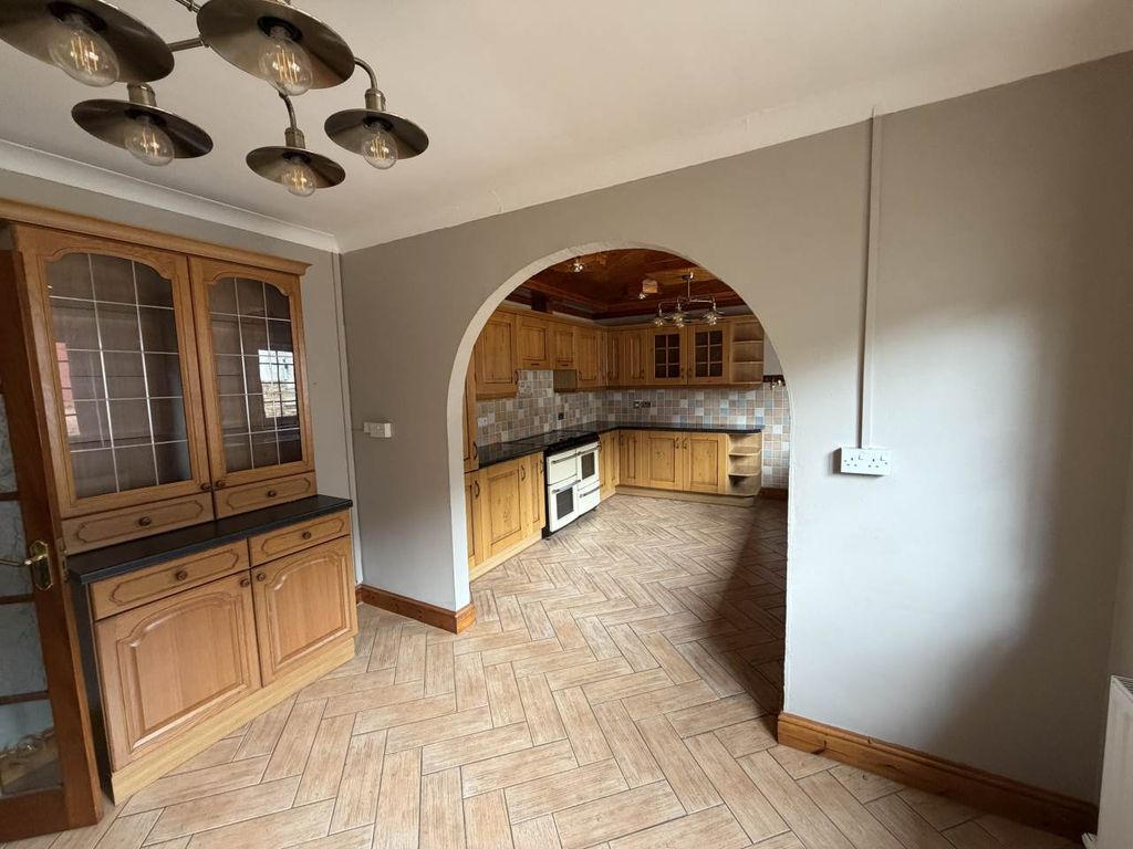 Property photo 3 of 16 Img_3192