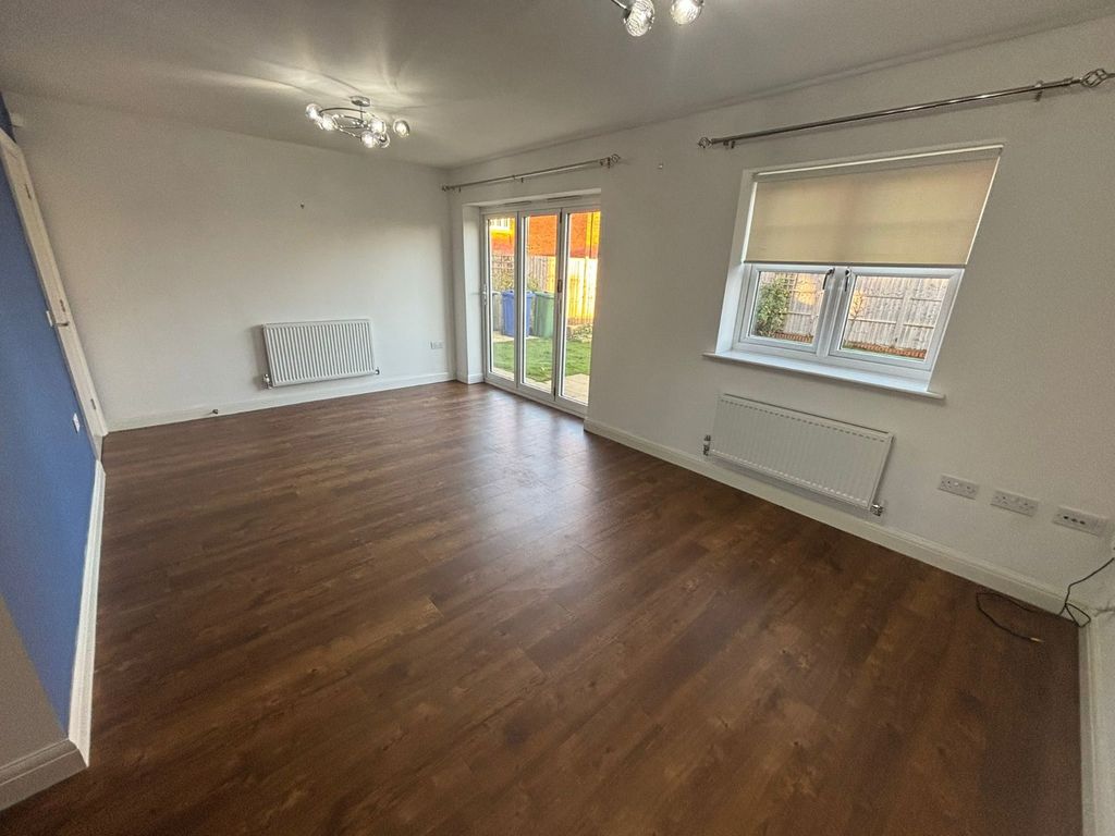 Property photo 2 of 7 Picture No. 03