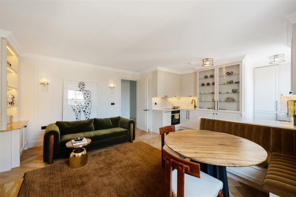 Property photo 3 of 29 11 Fordham Court Hi-7.Jpg