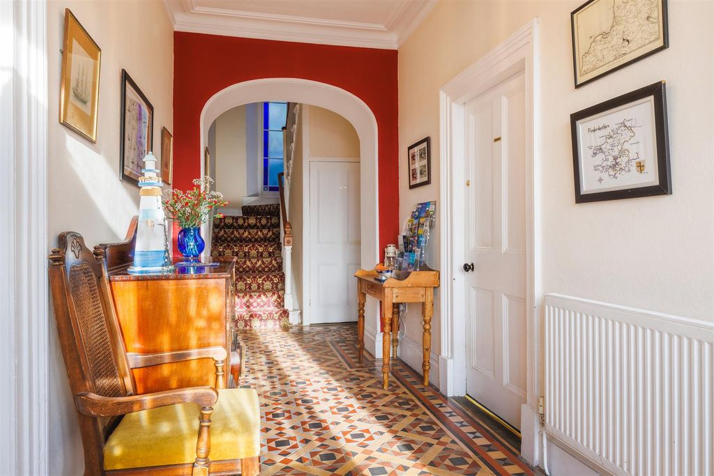 Property photo 3 of 52