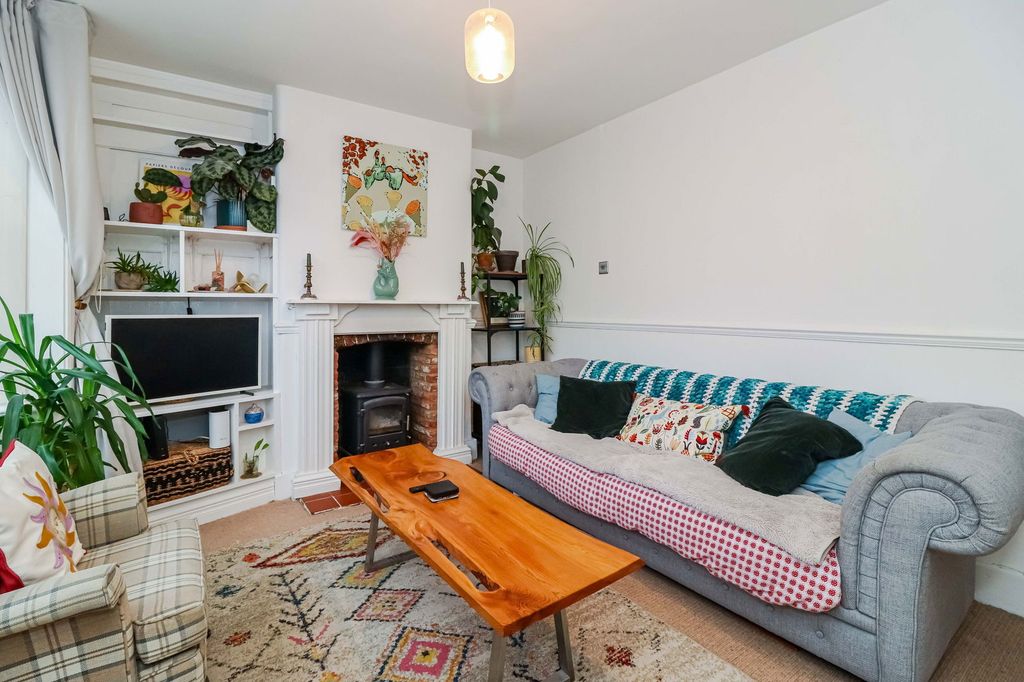 Property photo 2 of 26