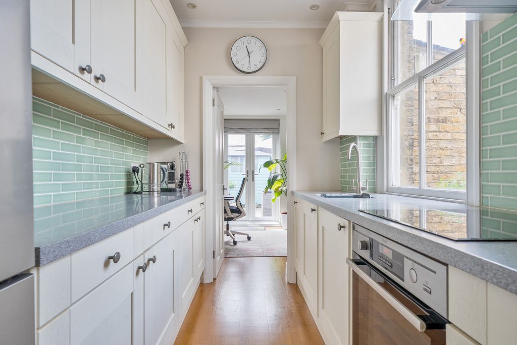 Property photo 3 of 13 Kitchen