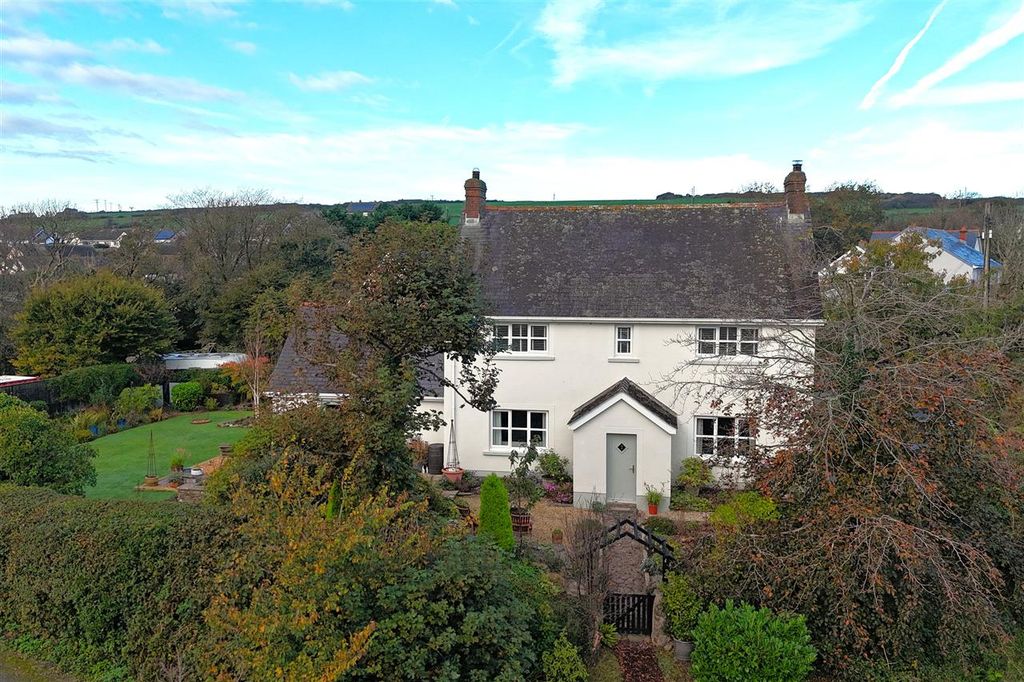 Property photo 3 of 25 Entrance