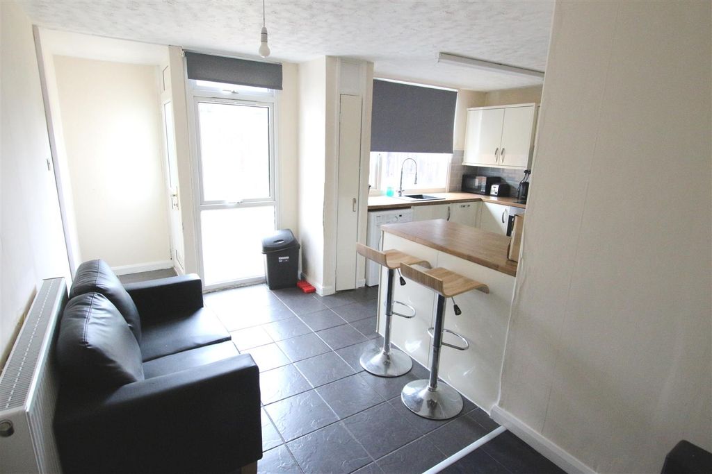 Property photo 2 of 7 015.Jpg