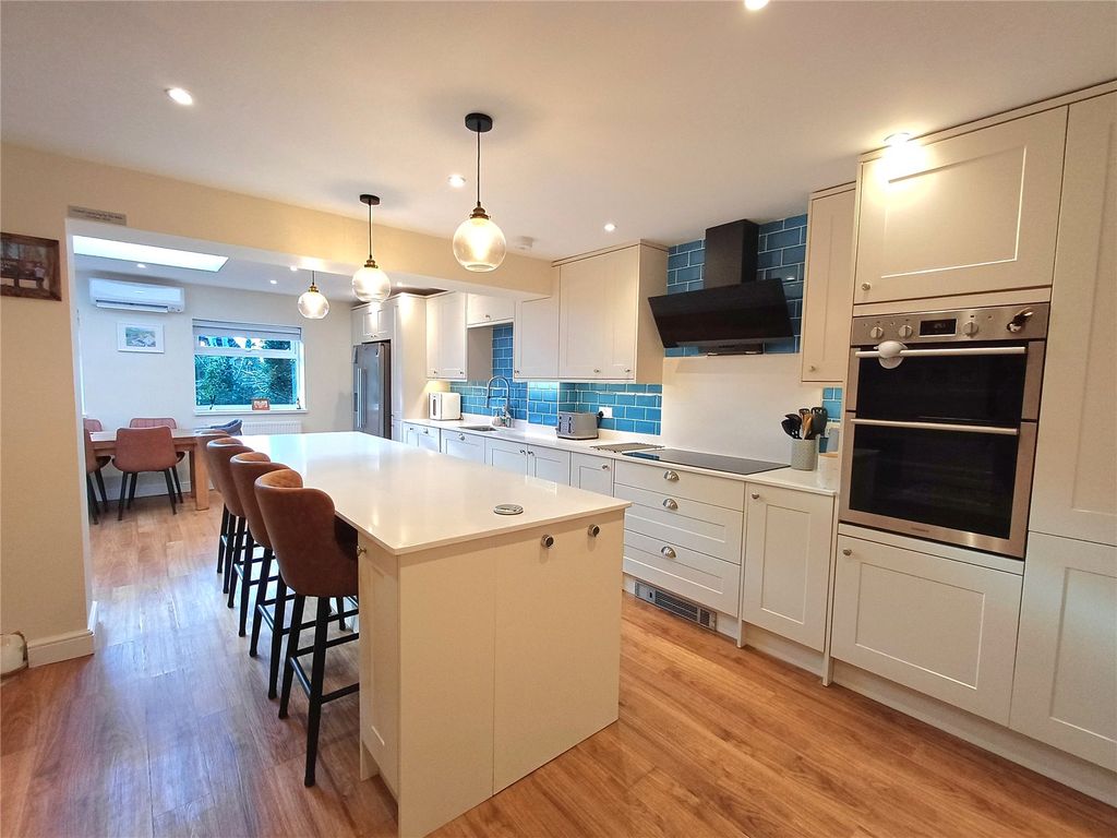 Property photo 3 of 22 Picture No. 06