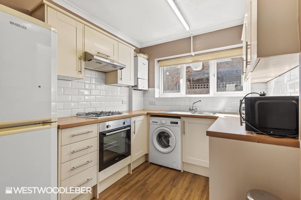 Property photo 2 of 11 Waltonroad_1.Jpg