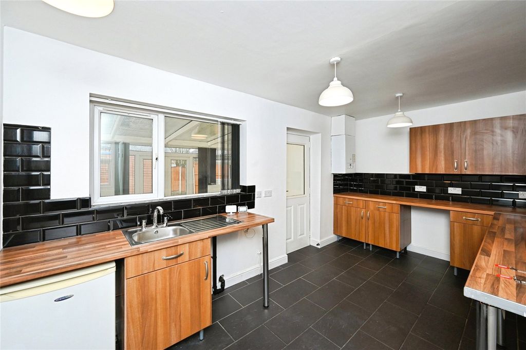 Property photo 3 of 14 Picture No. 12