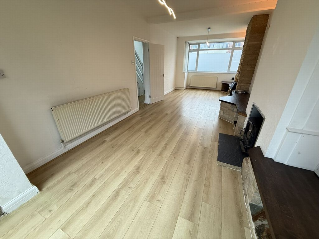 Property photo 3 of 10 Photo 3