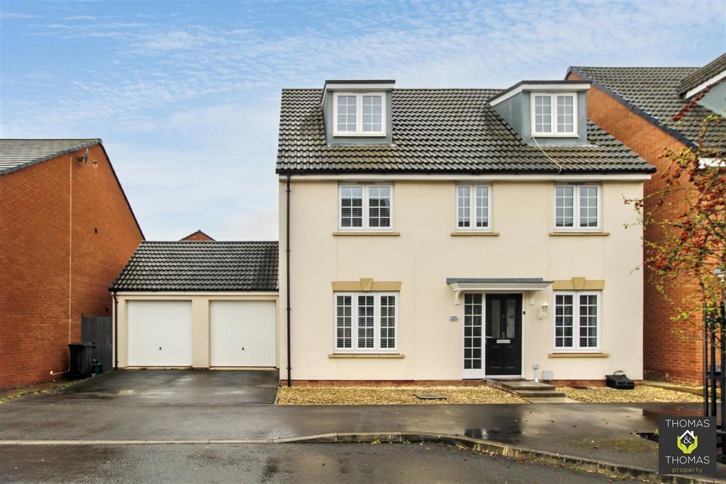 Property photo 3 of 17