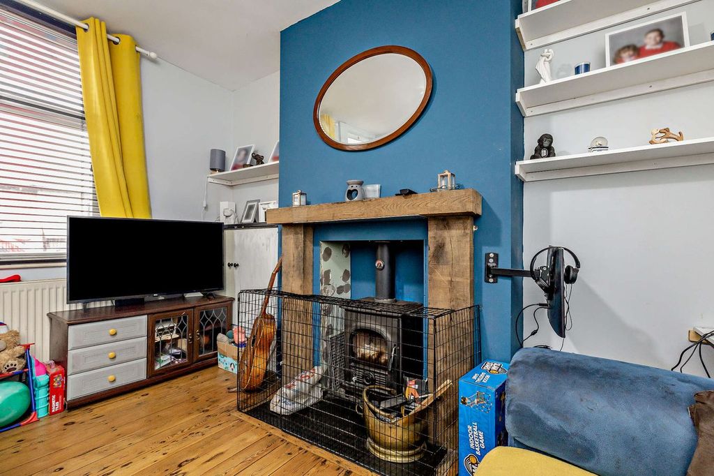 Property photo 2 of 22