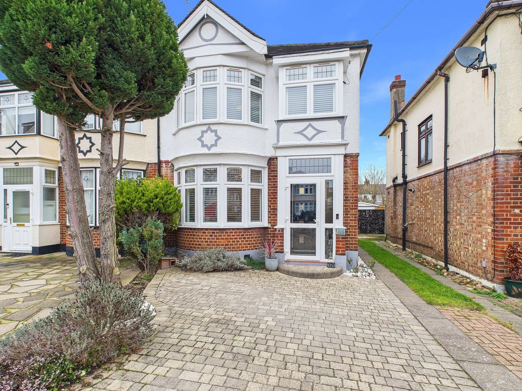 Property photo 2 of 23