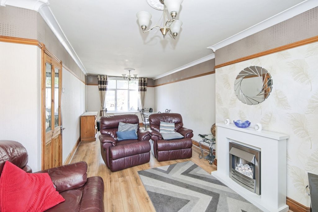 Property photo 2 of 19 Pbox-Img.Jpg