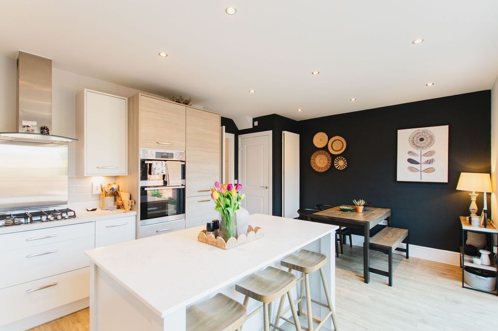 Property photo 2 of 23