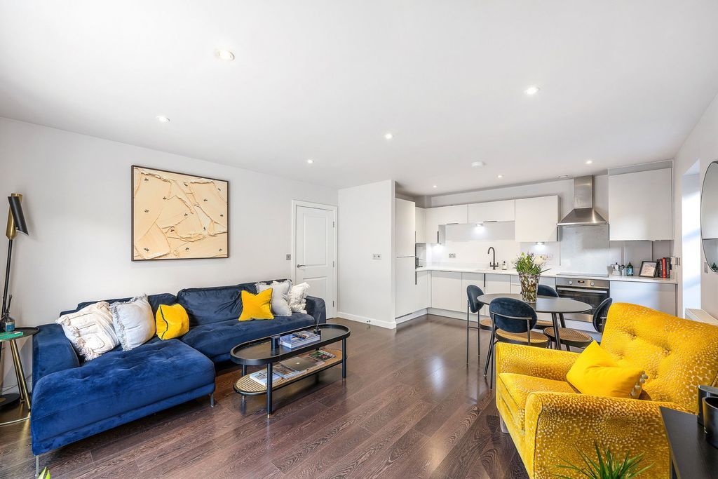 Property photo 2 of 22