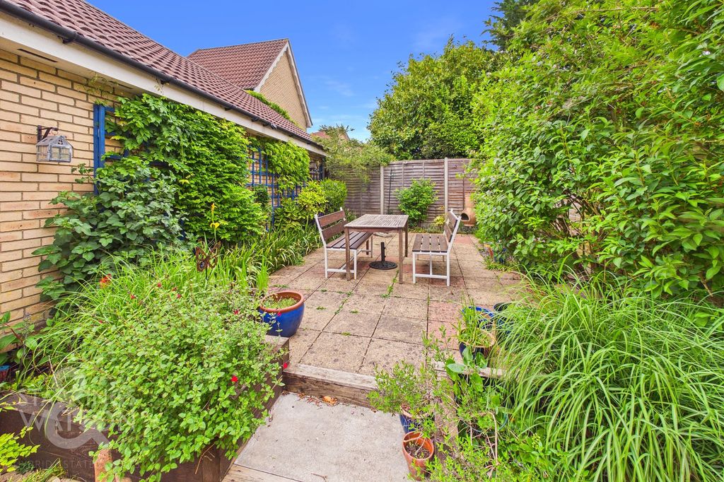 Property photo 3 of 21