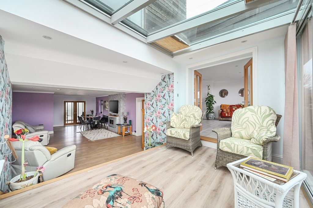 Property photo 1 of 57 Picture No. 41