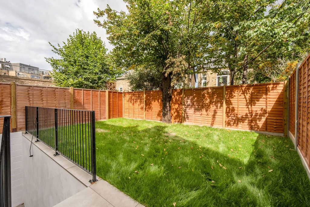 Property photo 3 of 7
