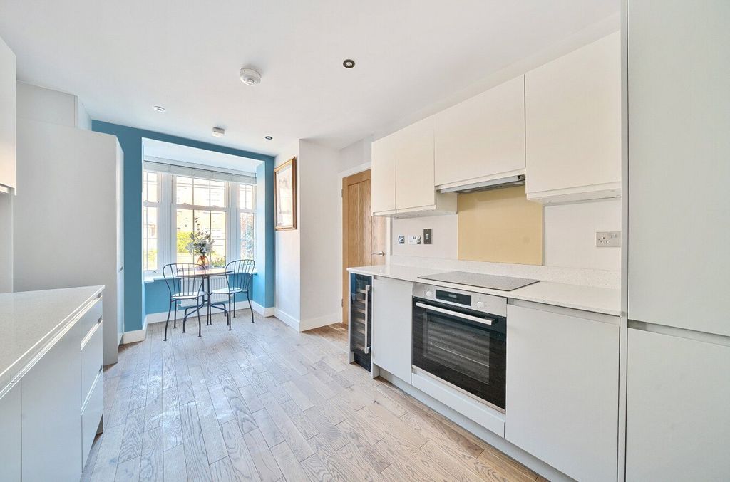 Property photo 2 of 12 Kitchen