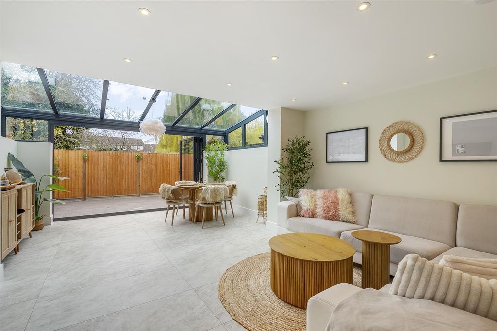 Property photo 3 of 18 Crammondclose19-21.Jpg