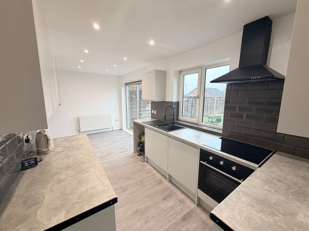 Property photo 3 of 10 Picture No. 04