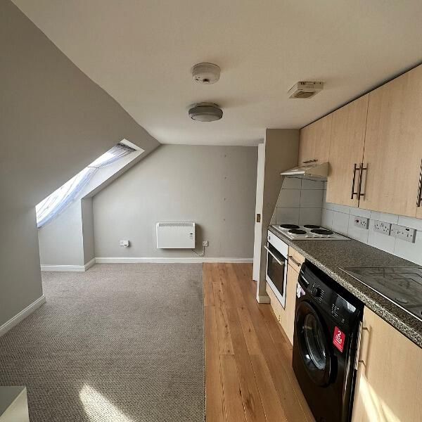 Property photo 3 of 8 Kitchen