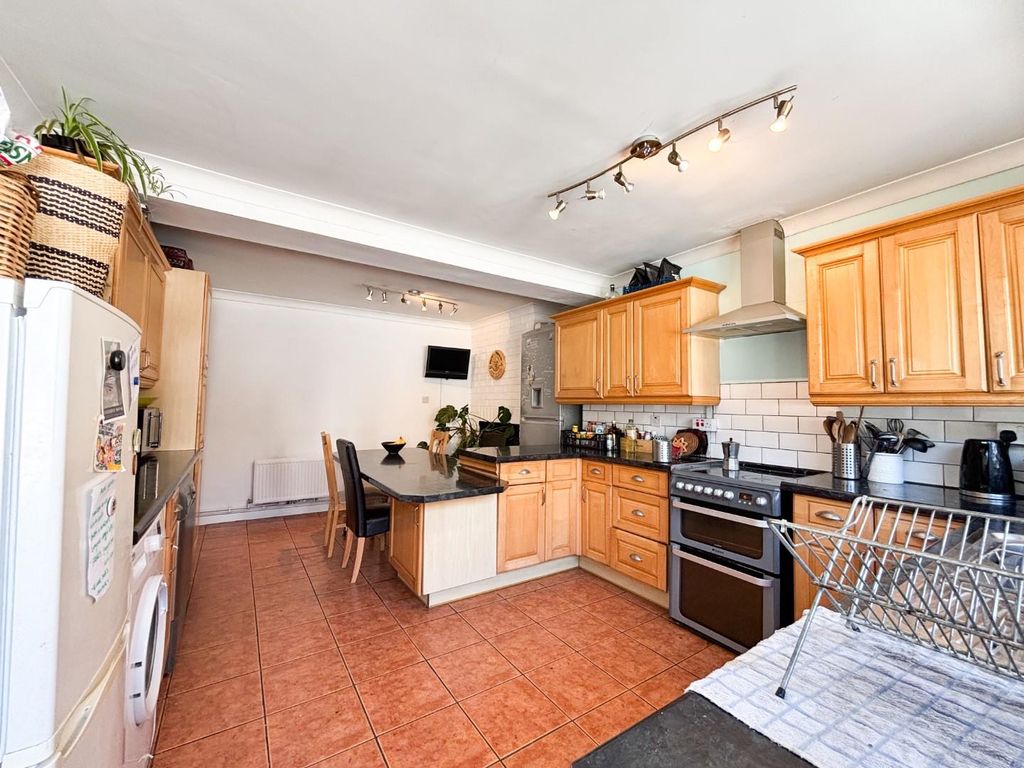 Property photo 2 of 34 Kitchen/Dining Room
