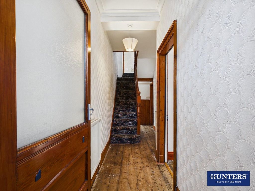 Property photo 2 of 16 Hallway