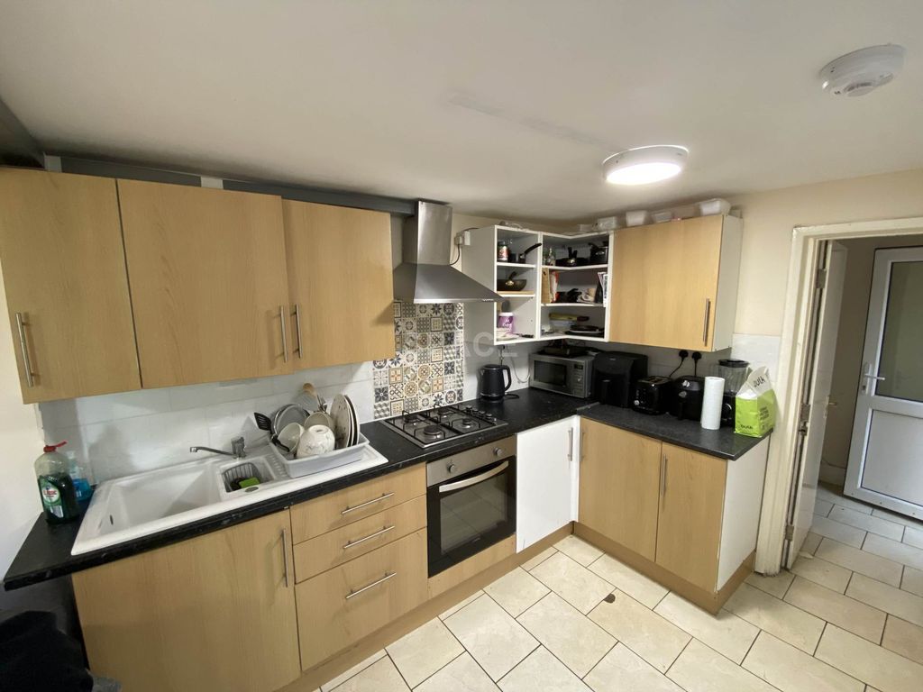 Property photo 2 of 14
