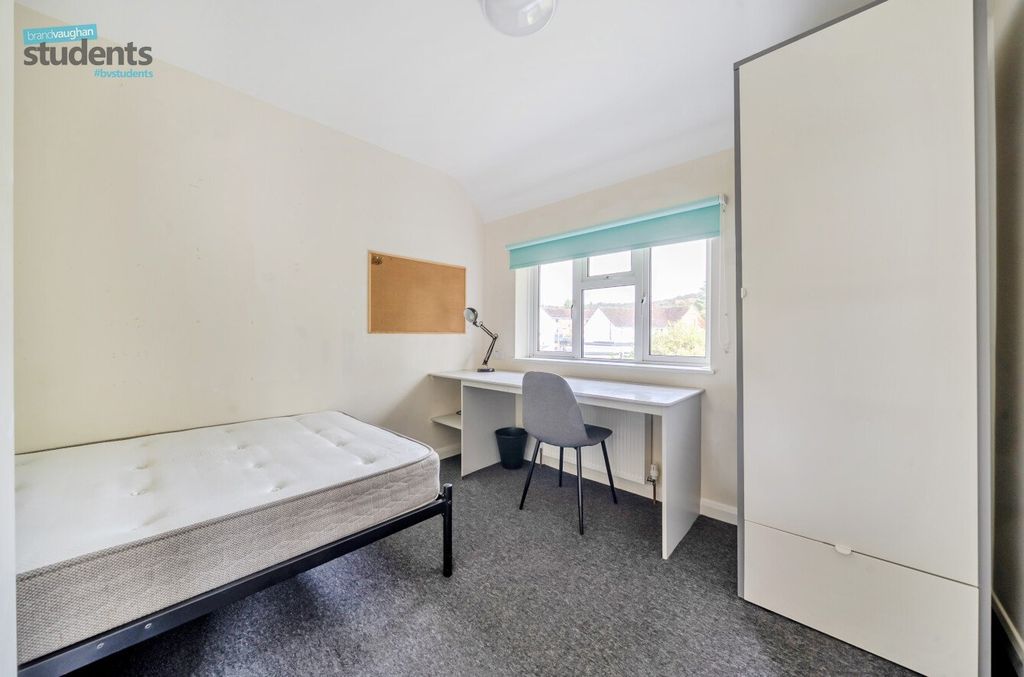 Property photo 1 of 13 d1882548-Ac87-4A5...