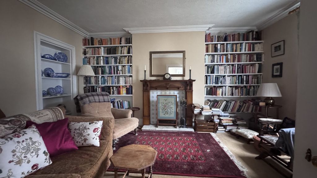 Property photo 3 of 11