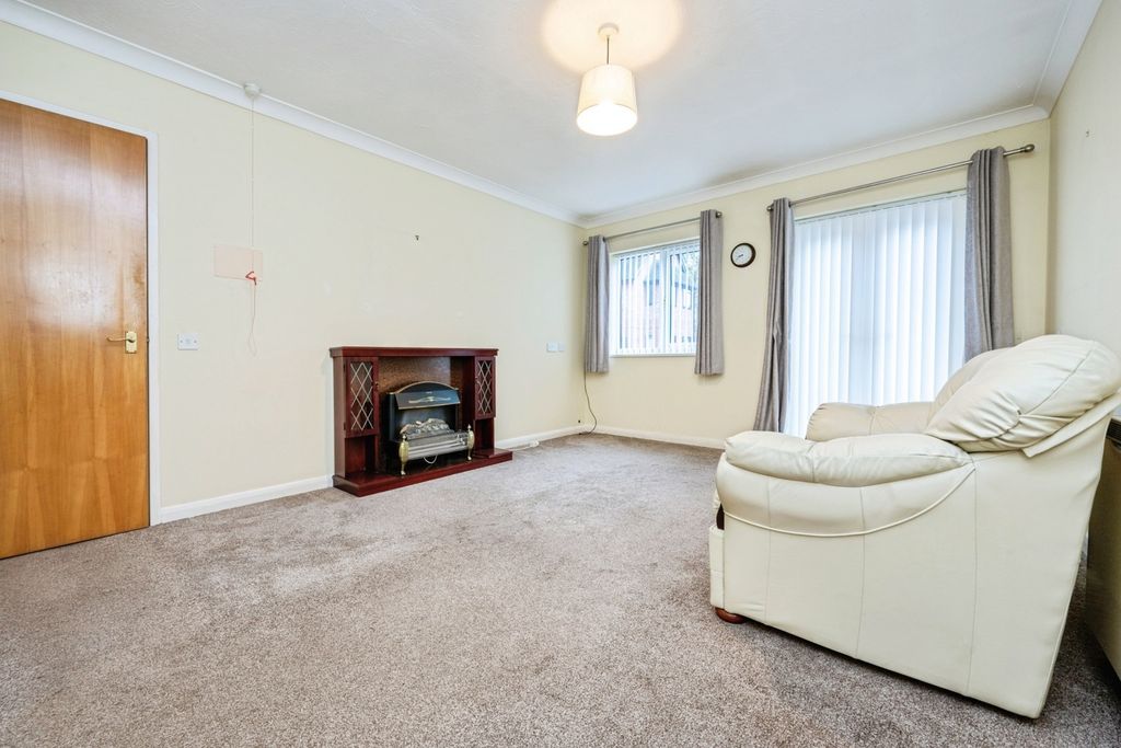 Property photo 3 of 17 Photo