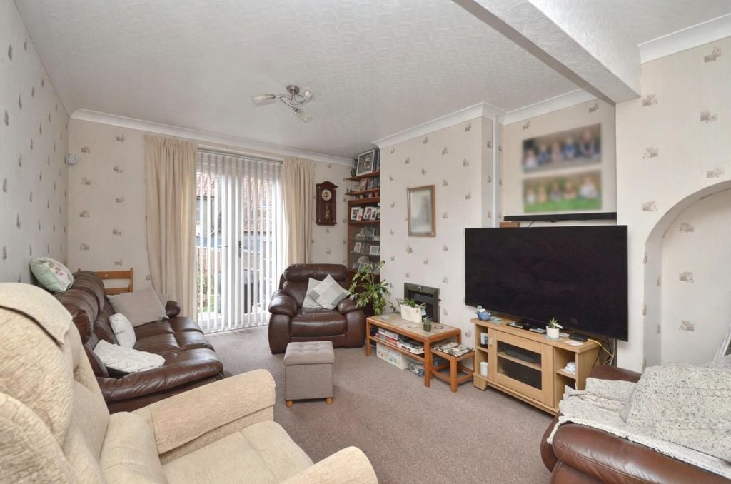 Property photo 2 of 13