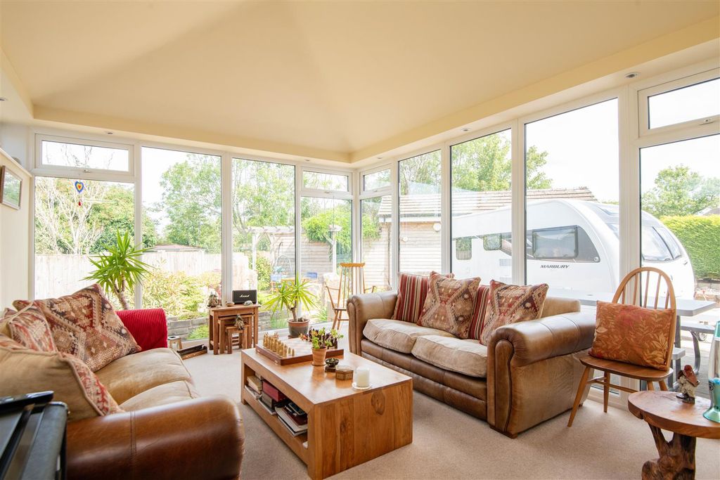 Property photo 3 of 26 Conservatory