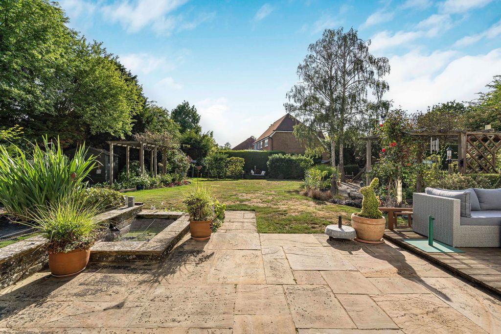 Property photo 2 of 22