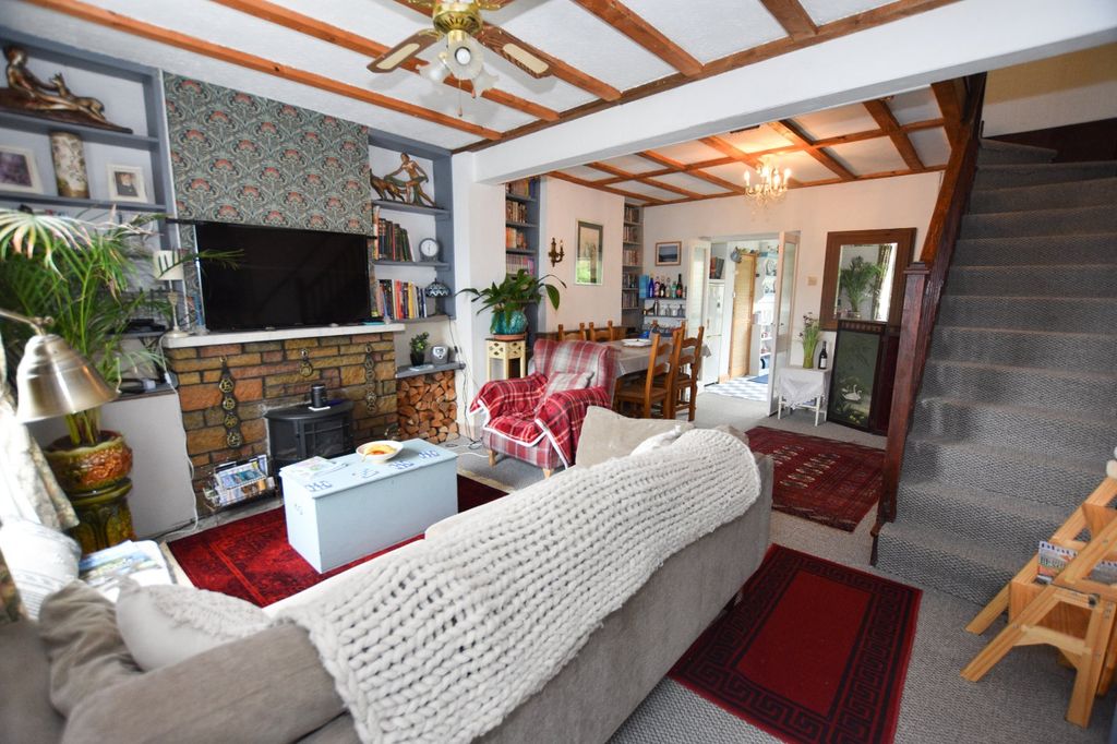 Property photo 3 of 14 Lounge/Diner