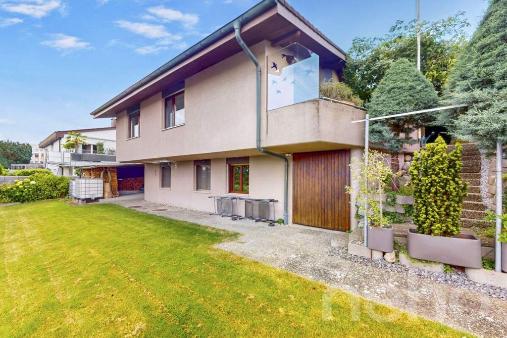 Property photo 3 of 12